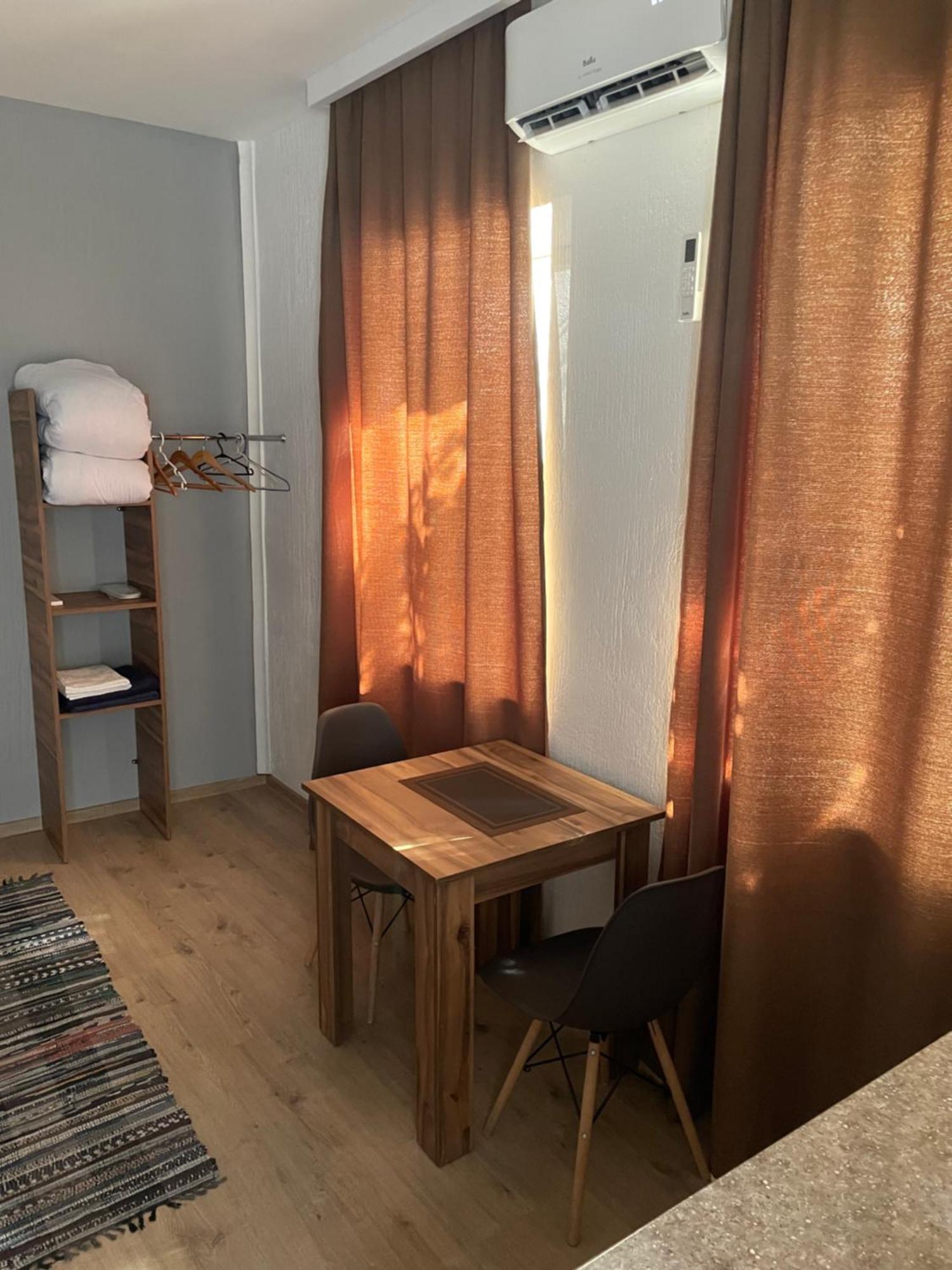 Apartment In The City Center With The Garden 예레반 외부 사진